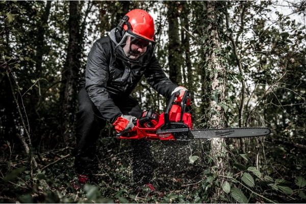 Pilarka łańcuchowa akumulatorowa Milwaukee M18 FCHS-0