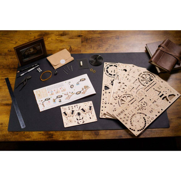 Engine clock UGEARS 70217