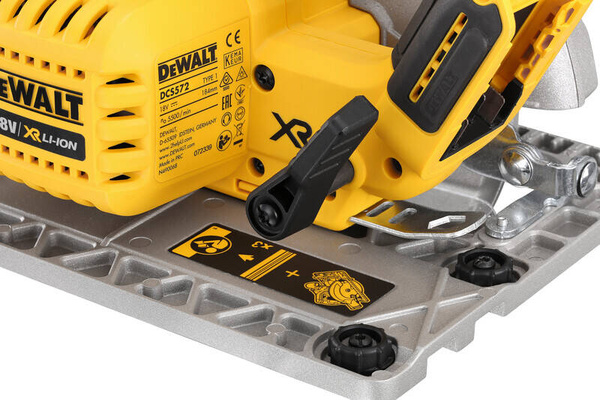 Pilarka tarczowa DeWALT DCS572N