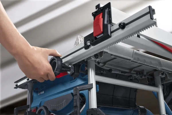 Pilarka stołowa Bosch GTS 70-216