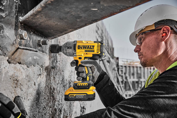 Klucz udarowy Dewalt DCF900H2T