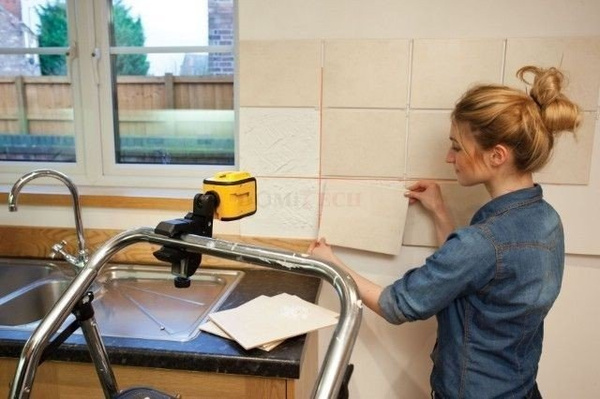 Stanley Cubix STHT1-77340 laser krzyżowy