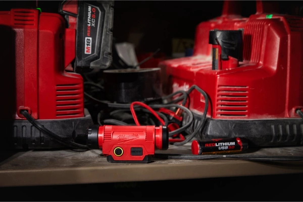 Latarka czołowa Milwaukee L4 HL2-301