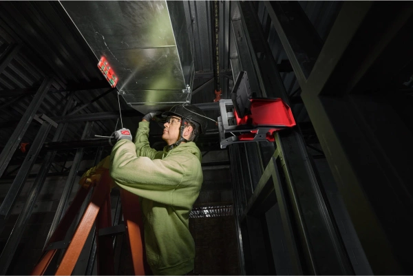 Lampa warsztatowa Milwaukee M18 PAL2-0