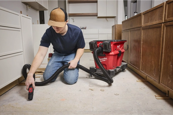 Odkurzacz akumulatorowy Milwuakee M18 F2VC23LG2-0