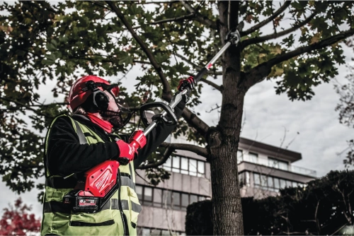 Pilarka łańcuchowa do gałęzi Milwaukee M18 FOPH-CSA przystawka QUIK-LOK