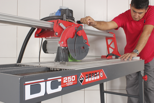 Przecinarka do glazury Rubi DC-250 1200 z tarczą CEV 250 55941