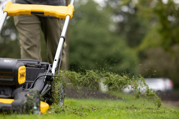 Kosiarka akumulatorowa Dewalt DCMWSP156W2