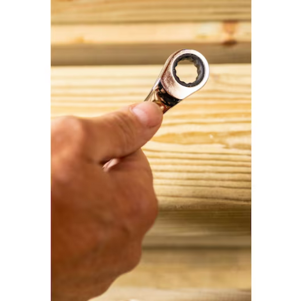 Klucz płasko-oczkowy z grzechotką Stanley