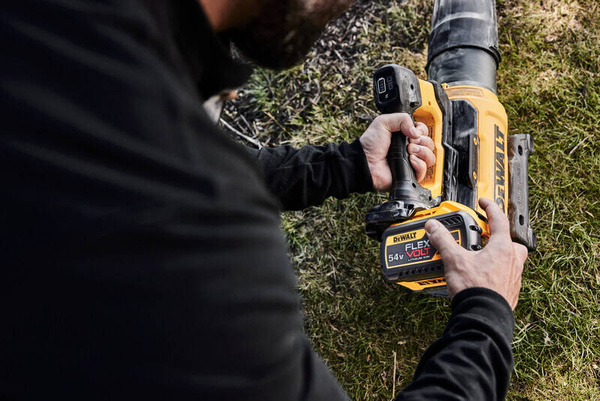 Dmuchawa akumulatorowa Dewalt DCMBL777N