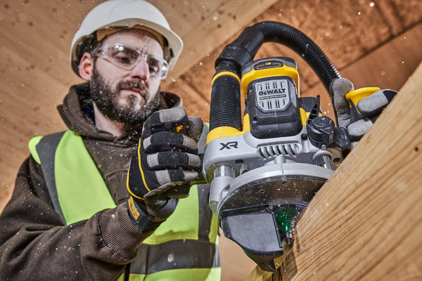 Frezarka Dewalt DCW620NT