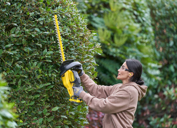 Nożyce do żywopłotu Stanley Fatmax SFMCHT650D1-QW