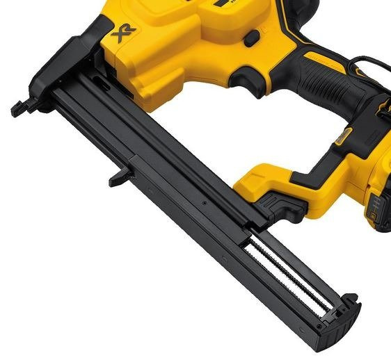 Akumulatorowy zszywacz DCN681N DeWalt