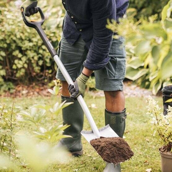 Szpadel prosty teleskopowy Fiskars Xact (1066733)