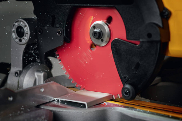 Tarcza do cięcia płyty laminowanej i aluminium 260x2,3/1,8x30 Z80 Freud FR26A001M 