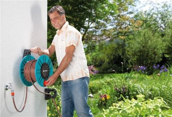 Bęben naścienny na wąż z rolką Gardena 02650-20