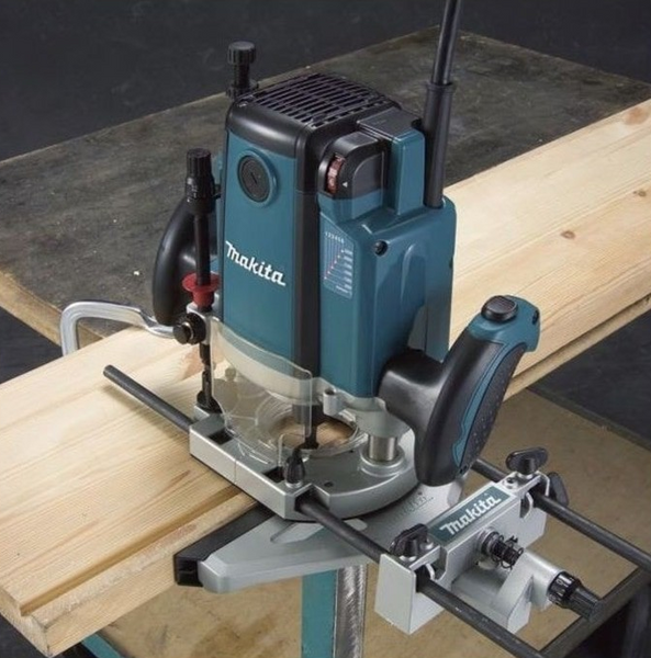 Frezarka Makita RP2301FCX