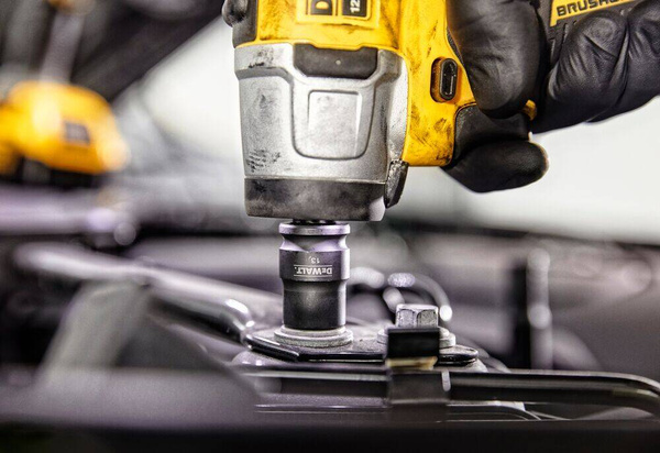 Klucz udarowy Dewalt DCF902D2