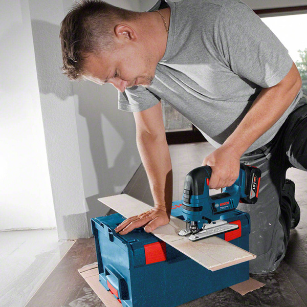 Wyrzynarka Bosch GST 18V-LI B