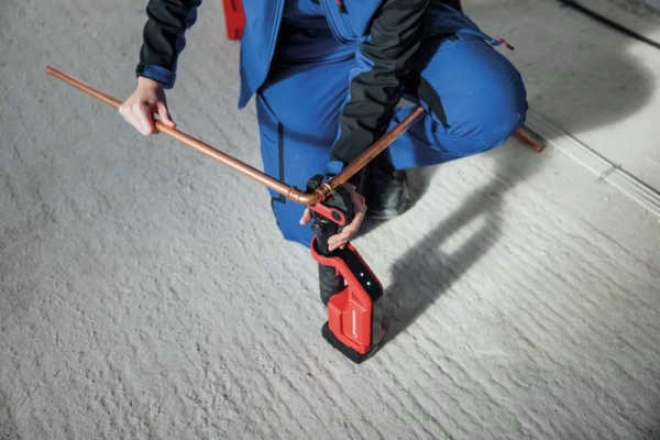 Zaciskarka akumulatorowa Rothenberger Compact III z zestawem zasilającym i zestawem szczęk 1000004274