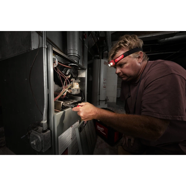 Latarka czołowa 450 lm Milwaukee 4933471388