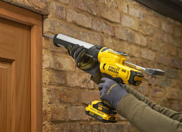 Pistolet do silikonu Stanley Fatmax SFMCE600B