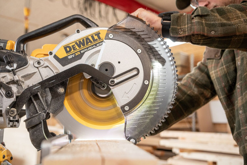 Ukośnica Dewalt DCS782N