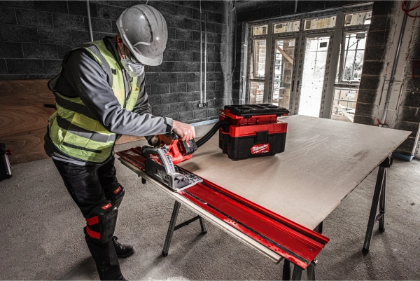 Aluminiowa prowadnica do pilarki 1.4m Milwaukee GR 1400