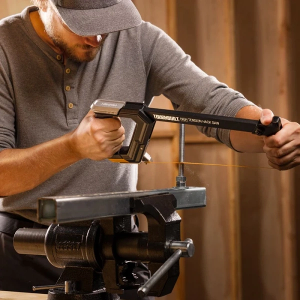 Ręczna piła do metalu ToughBuilt TB-H4-22H