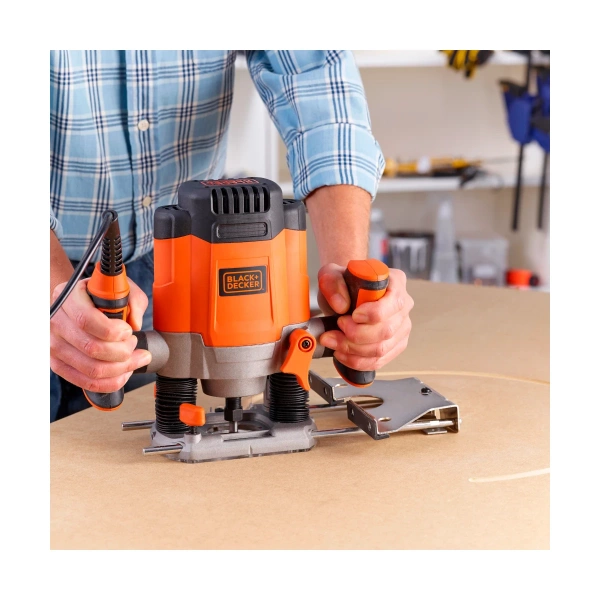 Frezarka górnowrzecionowa Black Decker KW1200E-QS