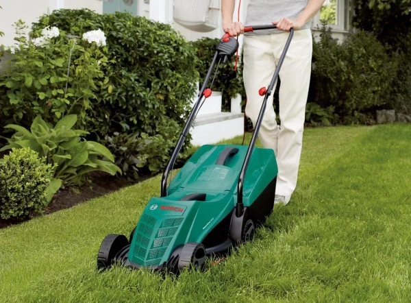 Kosiarka elektryczna Bosch ARM 3200 (0600885B06)