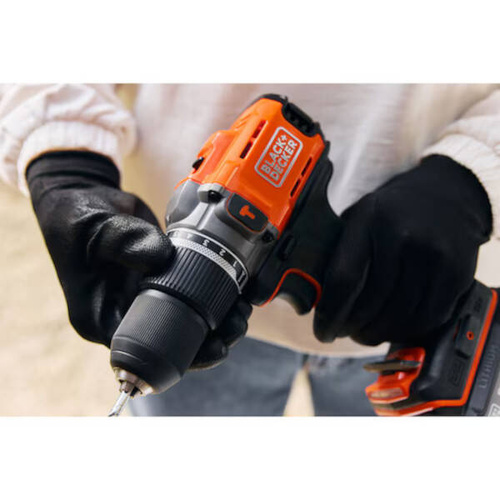 Wiertarko-wkrętarka udarowa Black Decker BCD383D1XK-QW z akumulatorem, ładowarką i walizką