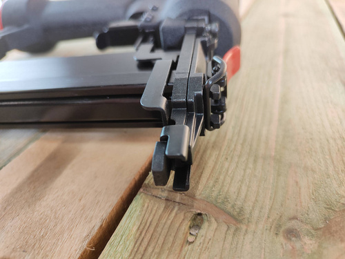 Zszywacz pneumatyczny 4PRO 9040N