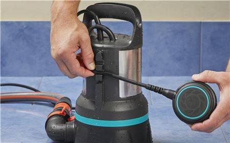 Pompa zanurzeniowa do czystej wody 11000 GARDENA 09032-20