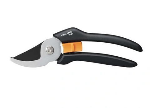 Sekator Fiskars SOLID P121 do cięcia świeżych gałęzi o średnicy 20 mm