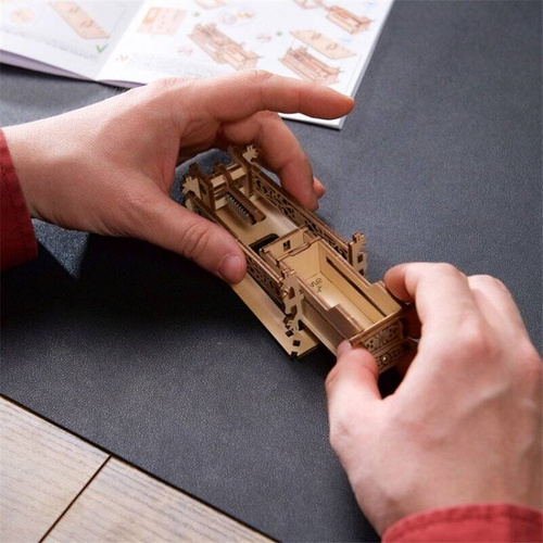 Drewniany smok UGEAR 70259