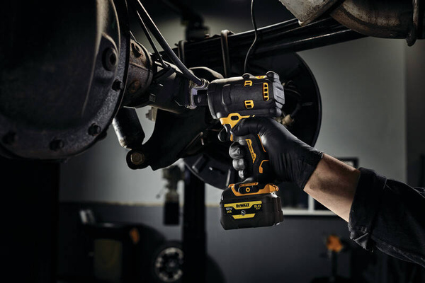 Klucz udarowy Dewalt DCF903P1G