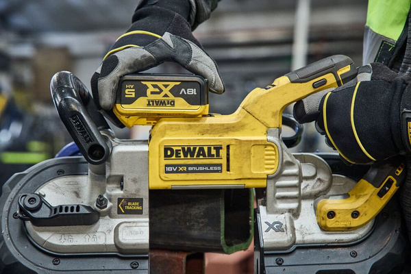 Piła taśmowa Dewalt DCS374N