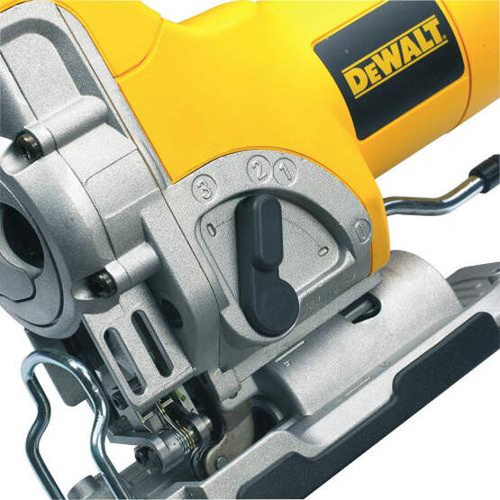 Wyrzynarka DeWalt DW331K