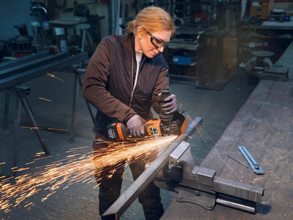 Szlifierka kątowa Fein CCG 18-125-15 X AS z zestawem zasilającym 2x8Ah i ładowarką GAL 18V-160