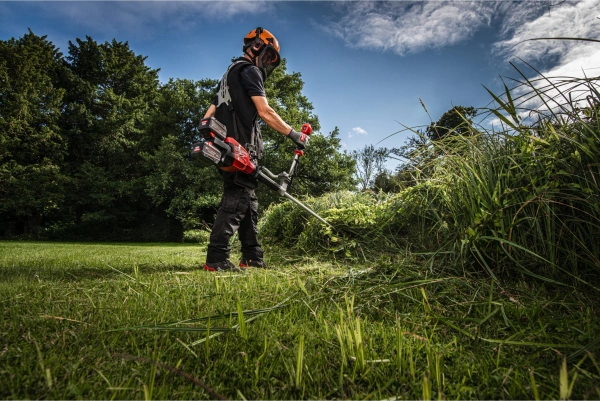 Podkaszarka Milwaukee M18 F2BCU-0