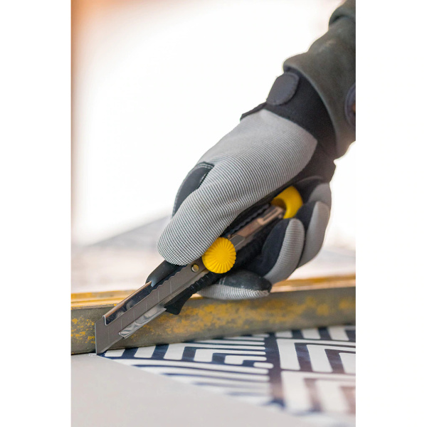 Nóż Dynagrip z łamanym ostrzem Stanley 0-10-418