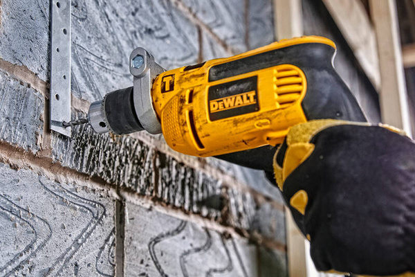Wiertarka udarowa Dewalt DWD024K