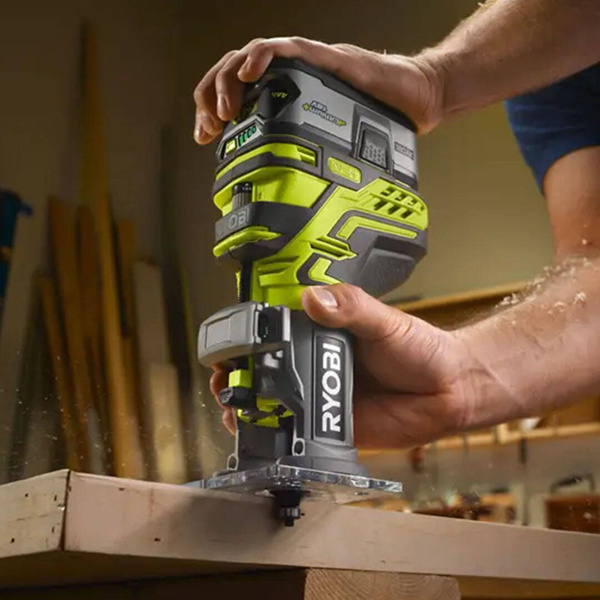 Frezarka górnowrzecionowa Ryobi R18TR-0