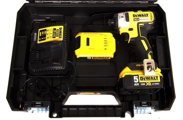 Zakrętarka DeWalt DCF887P2 z zestawem bitów i nasadek Makita B-66896