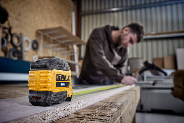 Miara zwijana DeWALT DWHT38128-0 o długości 8 m