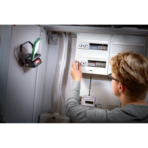 Lampa warsztatowa Bosch EasySpotLight 18V-400 06039A1200