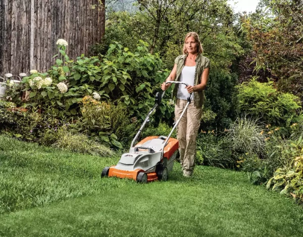 Akumulatorowe kosiarka RMA 235, 63112000010 Stihl + akumulator + ładowarka