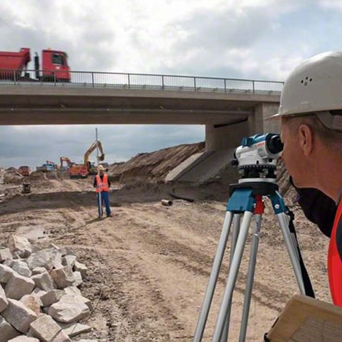 Niwelator optyczny Bosch GOL 32D