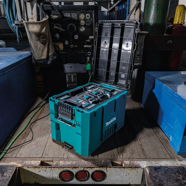 Duża skrzynia narzędziowa Makita Maktrak P-91023